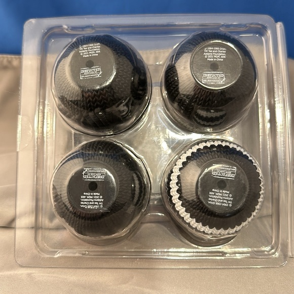 THE ADDAMS FAMILY 4 PACK MINIS COLLECTIBLE VINYL FIGURES - Picture 6 of 7